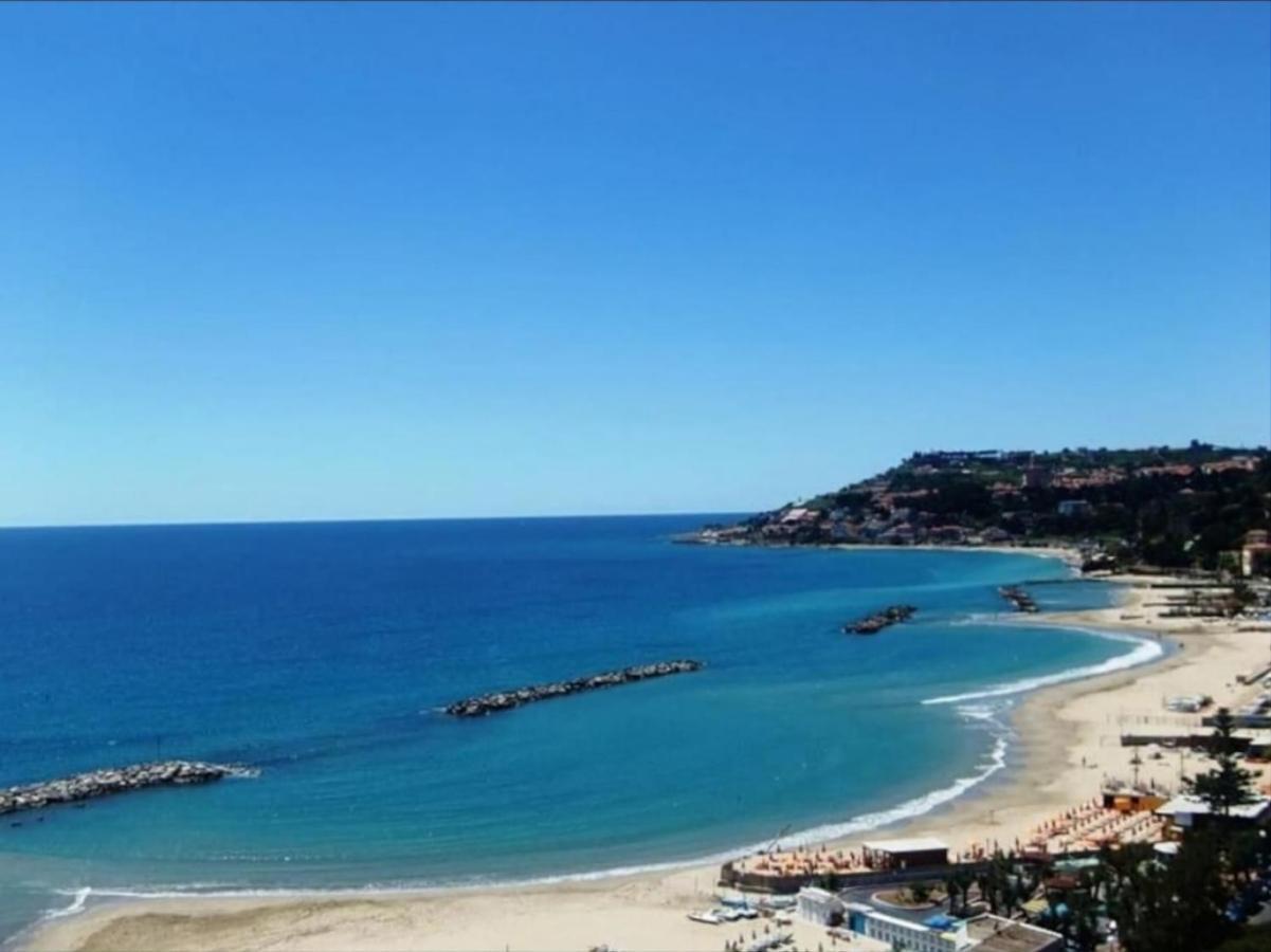 Sweet Home Badalucco 10 Min Dal Mare 4 Persone المظهر الخارجي الصورة